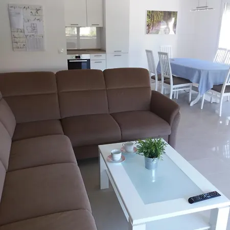 Subasic Apartment *